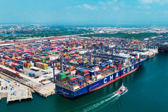 México registra superávit de 4,520 mdd en abril impulsado por manufactura